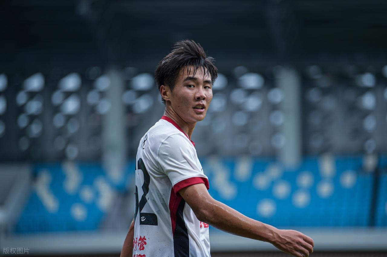 乐鱼app-官宣！17岁新星前锋，获中国足球金童奖，U17亚预赛狂轰5场9球